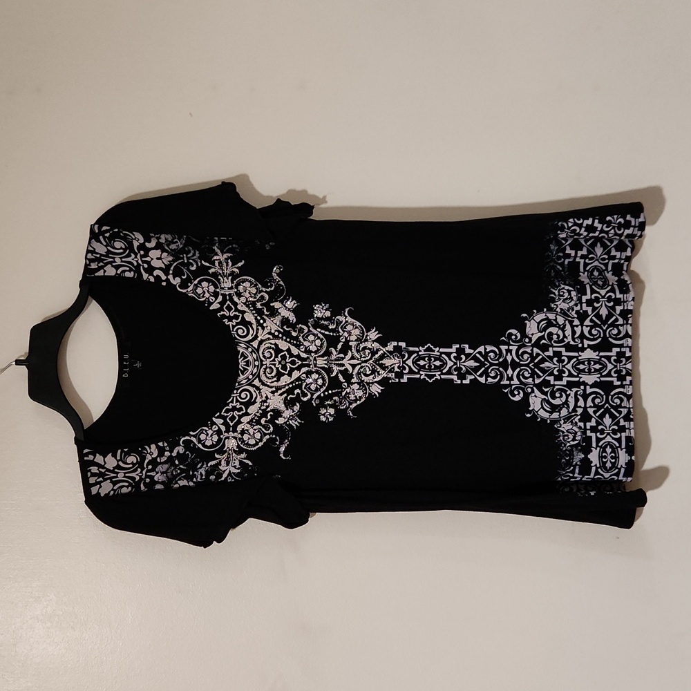 Women's BLEU black top gray print with rhinestones,  short sleeves, stretch